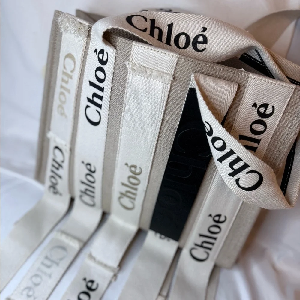 NWT & Dust Bag Chloe Sand Linen Woody Med Logo Tote - Picture 1 of 10